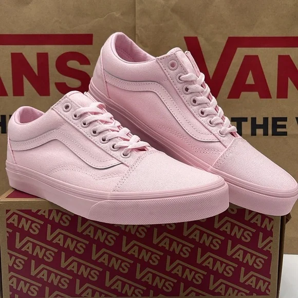 Vans Men’s Pink Sneakers Classic Design Old Skool
Pastel Mono Pink
VN000CT8PNK - Picture 7 of 16